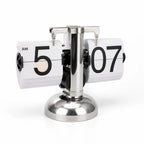 Retro Silent Quartz & Metal Frame Flip Clock – front view